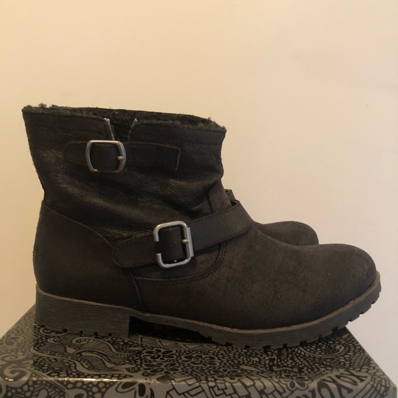 Like New! MIX No6 Ankle Boot. - Picture 6 of 7